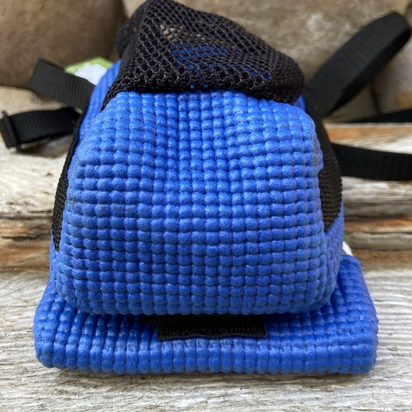 NWT OlovesM Eco-Friendly Cell Phone & Water Bottle Plus Made with Yoga Mats Bag - Picture 5 of 11